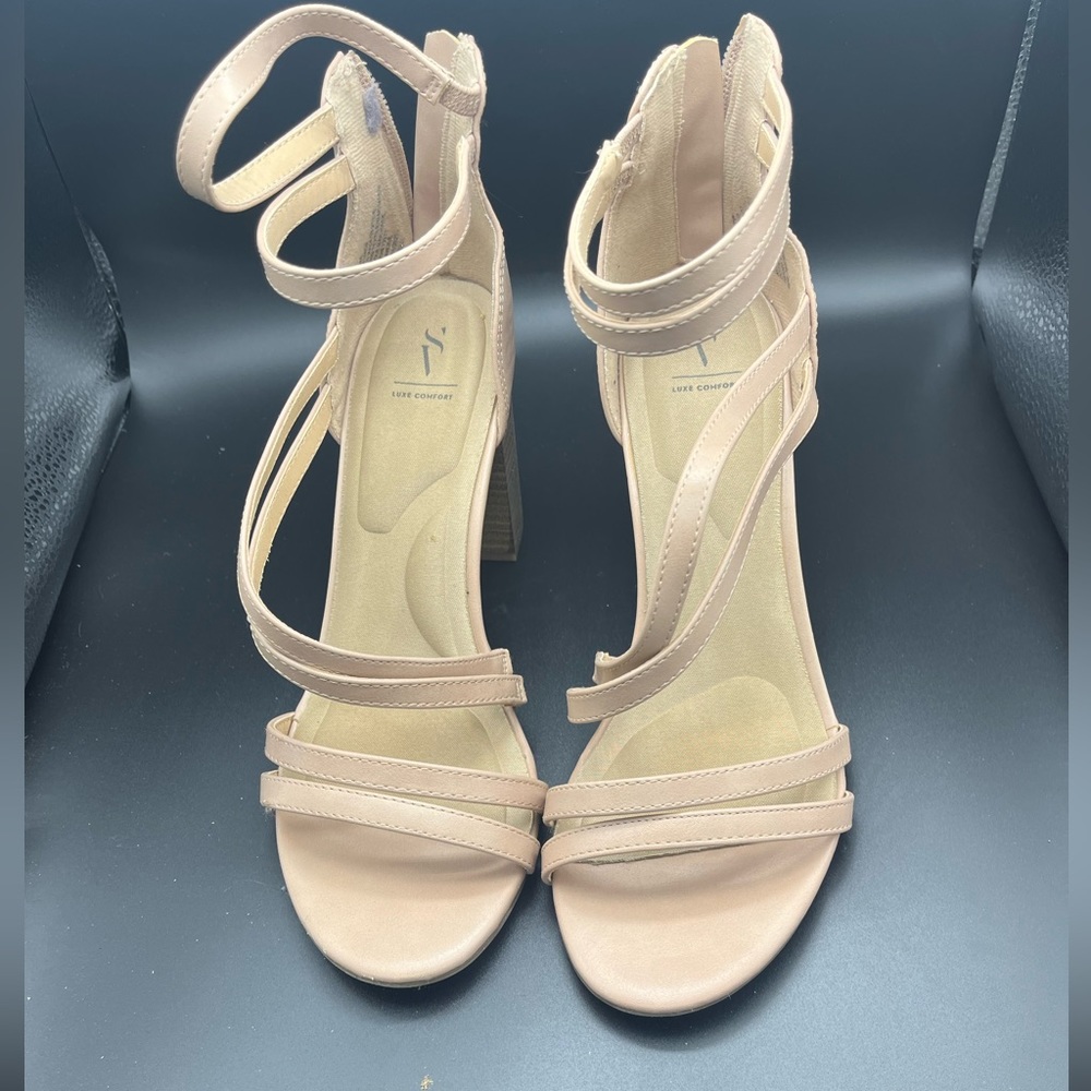 Simply Vera Vera Wang Cotinga Block heels Size 8.5
